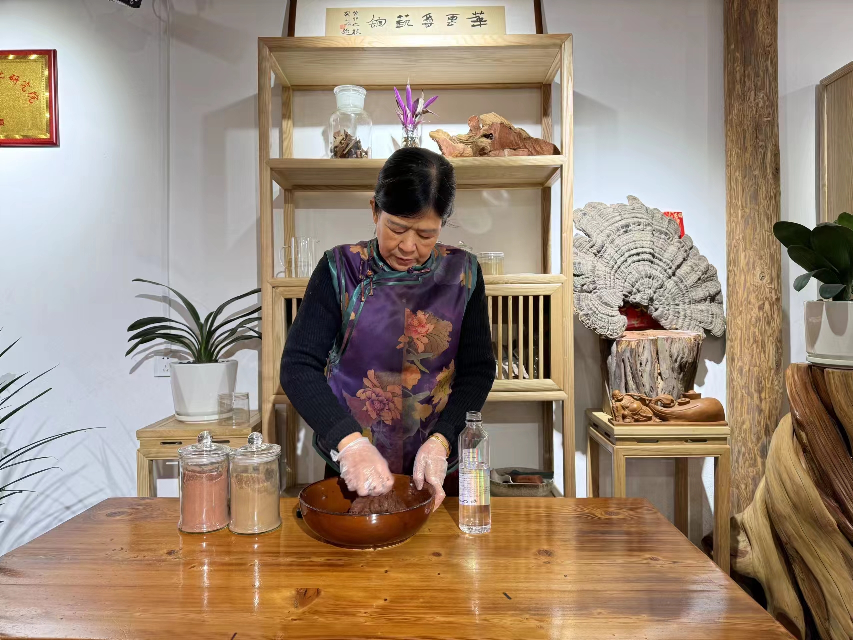 红檀柏木线香制作技艺